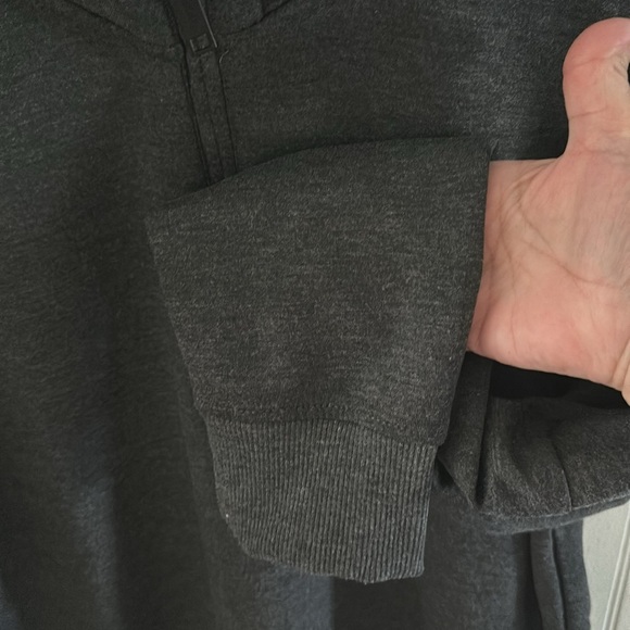 DKNY Charcoal Gray Sweatshirt sz M - Picture 10 of 16